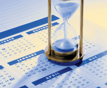 hour glass and calendar